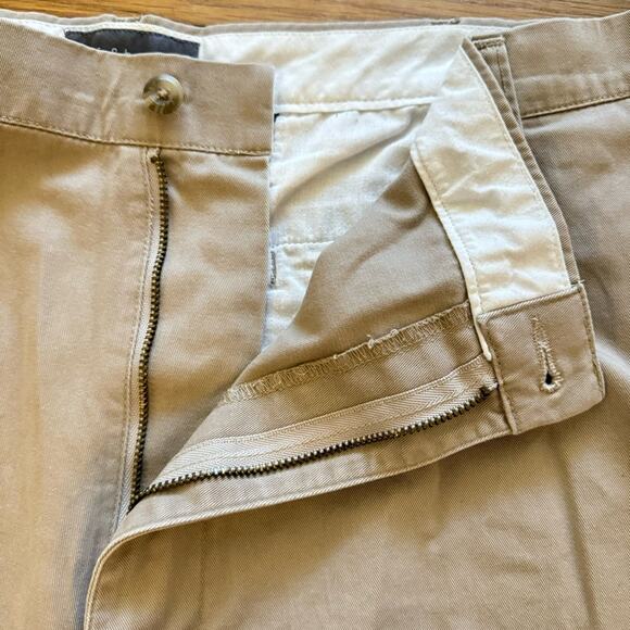 Croft & Barrow khaki golf casual shorts size 42
 b27 - Picture 4 of 5
